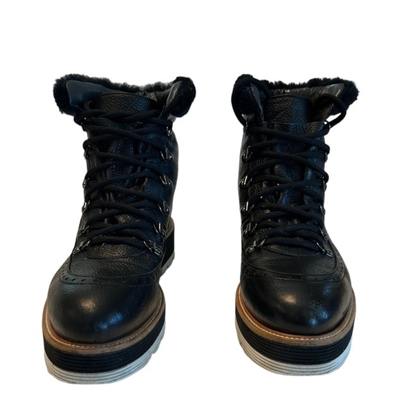 VALENTINA Italy Black Leather Lace Up Ankle Boots Faux Fur Trim Size 9 - Picture 3 of 9